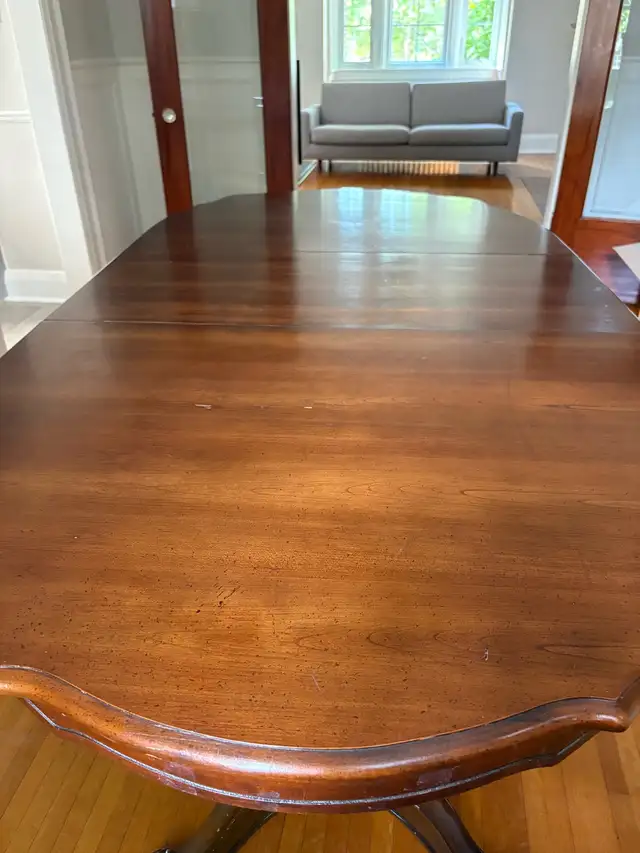 Antique Dining Table in Dining Tables & Sets in City of Toronto - Image 7