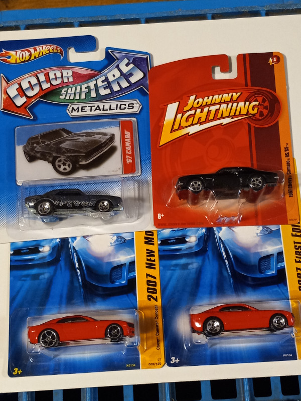 Hot Wheels Camaro 1967 Color Changer,RS/SS,Concept Lot of 4 MT in Toys & Games in Trenton