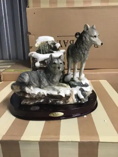 The Chadian wilderness statue wolves, View more
