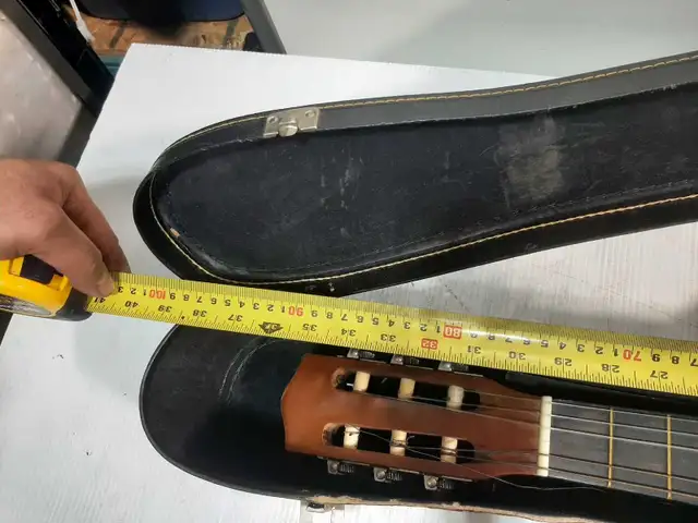 Classical Guitar in Guitars in City of Montréal - Image 9