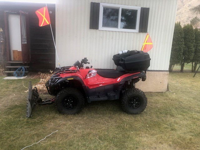 570 Argo Quad with 39 kilometers , snow plow and 2012 Load Trail in ATV Parts, Trailers & Accessories in Kamloops - Image 3