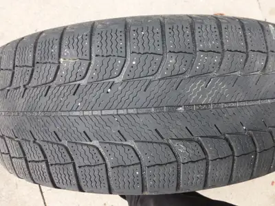 2 x Michelin X-Ice Winter Tires 215 60 R16 Mounted on Rims - Steel 5x114.3 lug pattern, 60.1mm hub c...