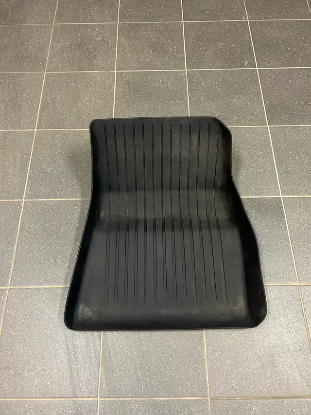 Tapis intérieur toutes saisons Tesla 3 in Other Parts & Accessories in Longueuil / South Shore - Image 4