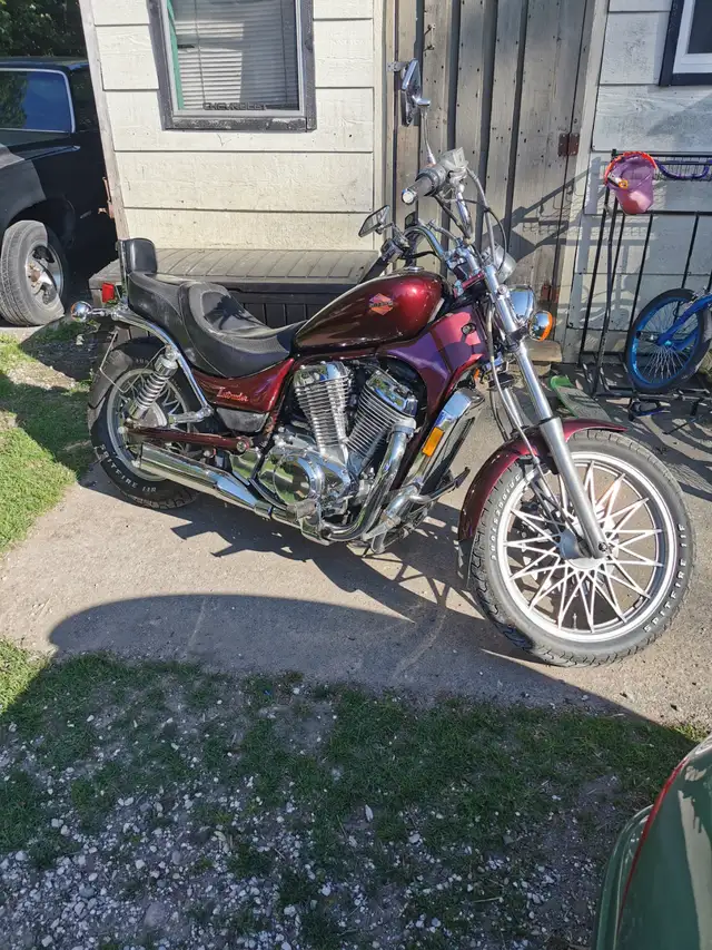 1986 Suzuki intruder 750 in Street, Cruisers & Choppers in Barrie - Image 2