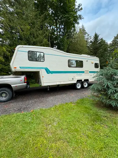 THIS TRAILER IS AS GOOD AS IT GETS FOR THE YEAR. TOP OF THE LINE OAKLAND BUILT BY BIGFOOT INDUSTRIES...