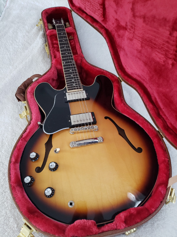 Gibson ES335 left Handed in Guitars in Cape Breton - Image 2