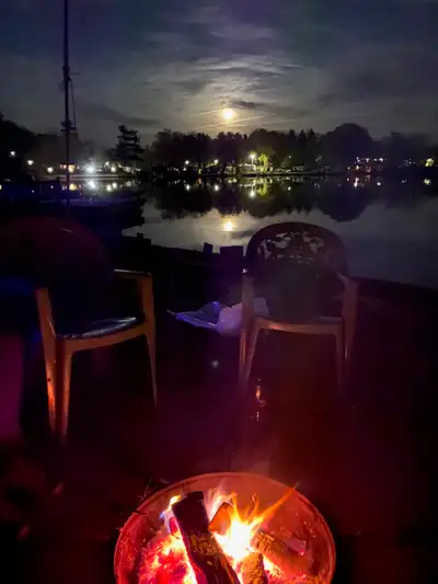 Waterfront Camper/Trailer on springfed lake, View more