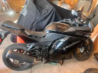 Needs a carb other then that it should run Its a 2014 I believe