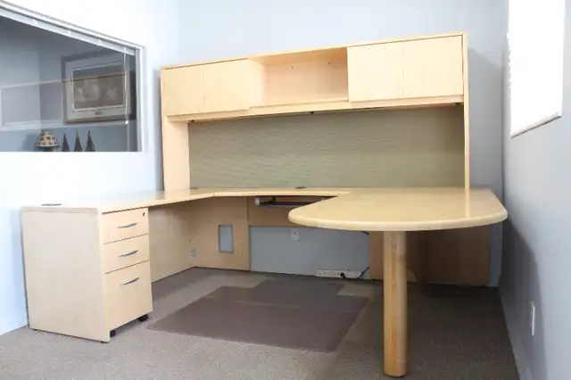 Contemporary U-Shape Office Desk With Hutch & Filing Cabinet in Desks in Calgary - Image 2