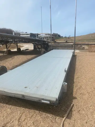 7 SECTIONS OF FLOE FLOATING DOCKS 3- 6' X 24' 2 - 4' X 16' 1 - 6' X 12' 1- 4' X 24' + SHORE RAMP TO...