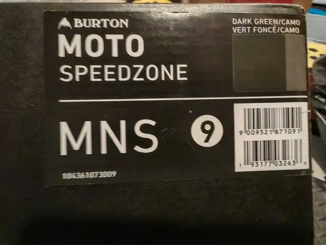 Burton Moto Snowboard Boots Practically New in Snowboard in Calgary - Image 11