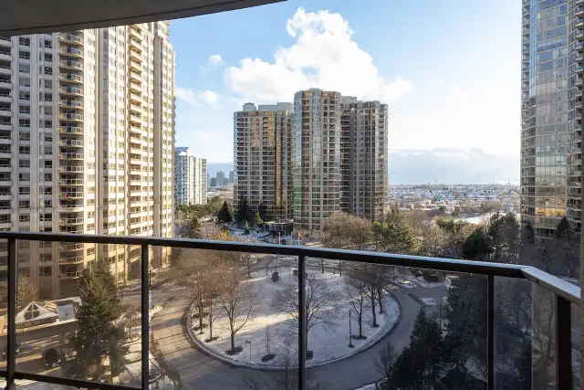 Mississauga Condo Available Immediately For Sale in Condos for Sale in Mississauga / Peel Region - Image 21