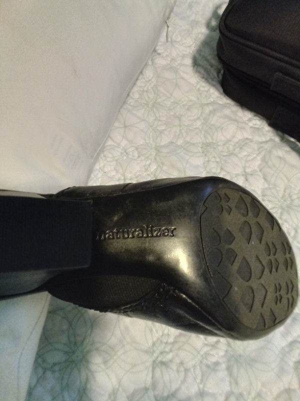 2 pair leather shoes, $45. Each pair in Women's - Shoes in Kingston - Image 4