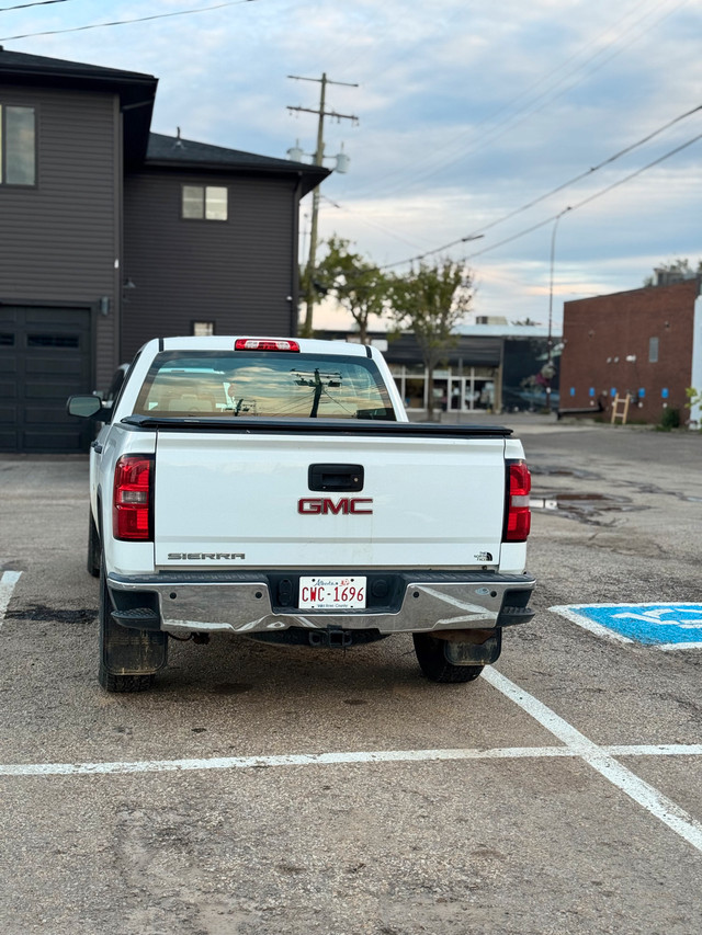 2016 GMC sierra 1500 in Cars & Trucks in Edmonton - Image 3