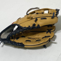 Rawlings 9 inch baseball glove youth size