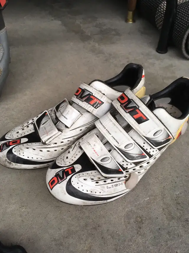 Two pairs of carbon road cycling shoes size 7.5 men’s in Clothing, Shoes & Accessories in Calgary - Image 5