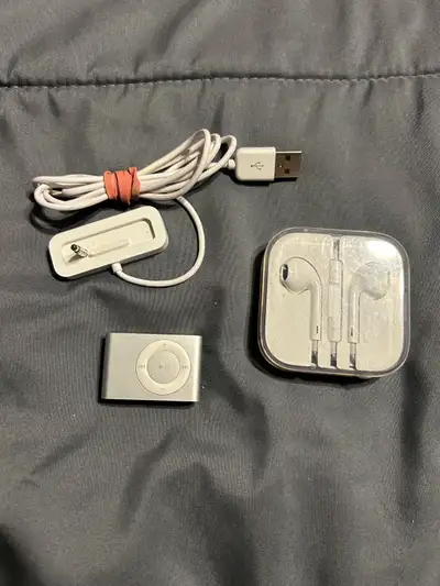 Apple iPod Shuffle 2nd Gen 1GB Silver A1204 Tested Works, View more