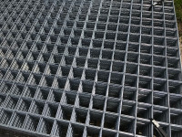 Galvanized industrial steel mesh panels