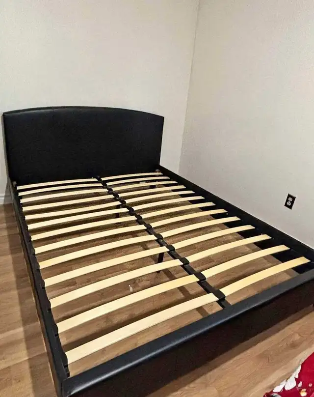 Lit pour 2 personnes  in Beds & Mattresses in Laval / North Shore - Image 2