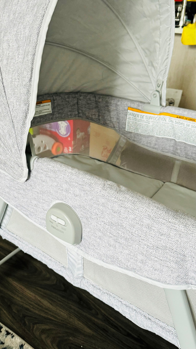 Graco Bassinet - Mint condition in Cribs in Edmonton - Image 3
