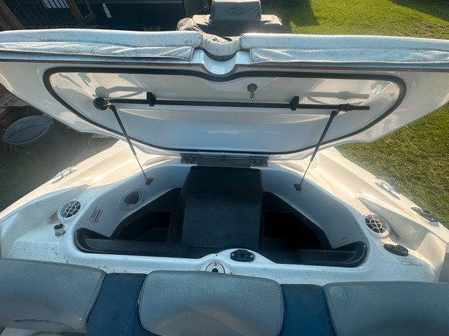 Sea Doo 2004 Challenger 1800 Jet Boat in Powerboats & Motorboats in Kawartha Lakes - Image 4