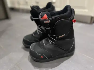 Burton Junior Snowboard Boots - Size 6, View more