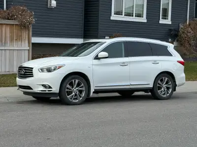 Stylish 2014 Infiniti QX60 Premium AWD SUV with 202159 km. Fully loaded, including entertainment sys...