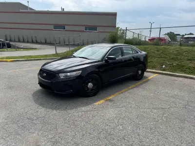 2018 Ford Taurus Police Interceptor AWD with 200 000KM The car drive well and have all the maintenan...
