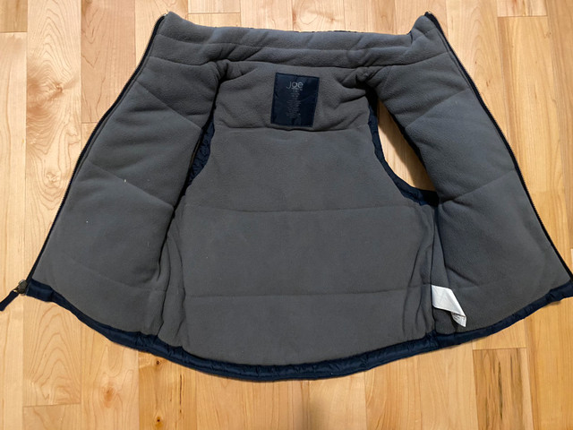 Joe Fresh Kids’ Fleece Lined Vest Size 4-5 in Clothing - 4T in Calgary - Image 2
