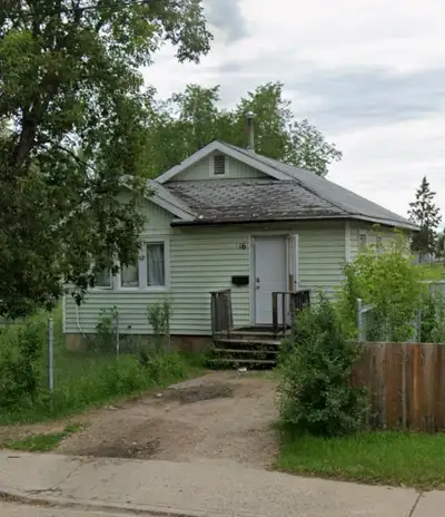 House for rent 2 bedrooms upstairs, recently renovated, finished basement. Located in the west flat...