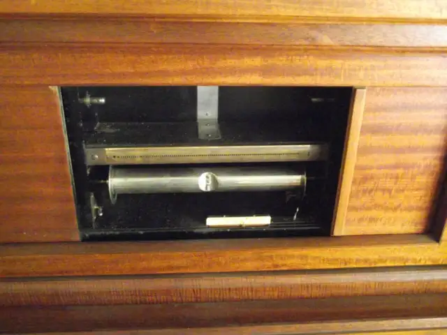 Player Piano with rolls/bench and cabinet in Pianos & Keyboards in City of Halifax - Image 3