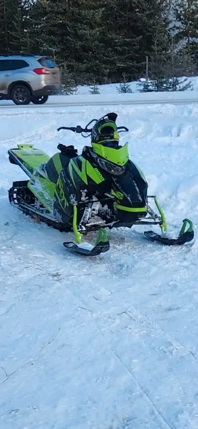 2018 ARCTIC CAT M8000 MOUNTAIN CAT 162　中古 2018 mountain cat in All Categories in Alberta | Kijiji
