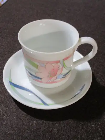 1 tasse à thé et soucoupe Toscany Collection des années 1980, View more