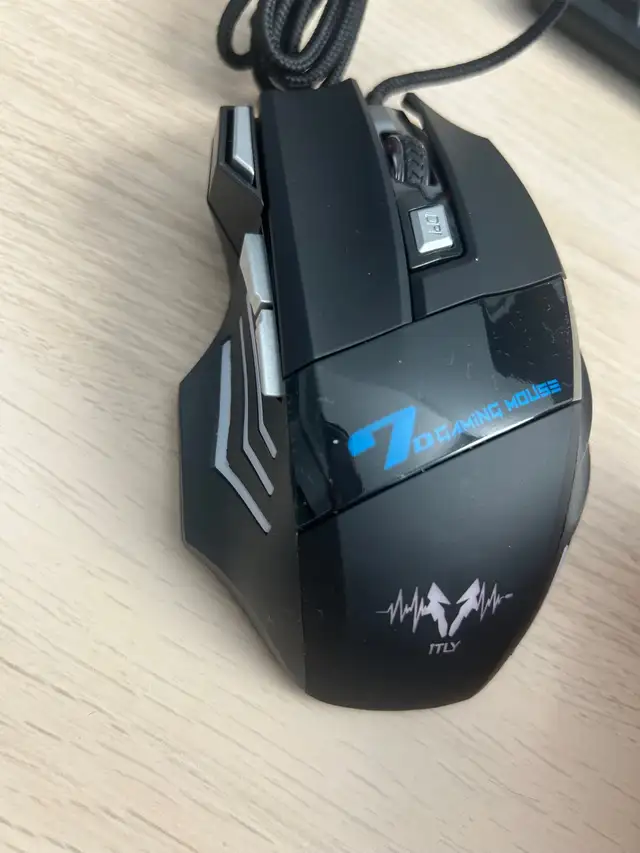 Gaming Mouse in Mice, Keyboards & Webcams in City of Montréal - Image 5