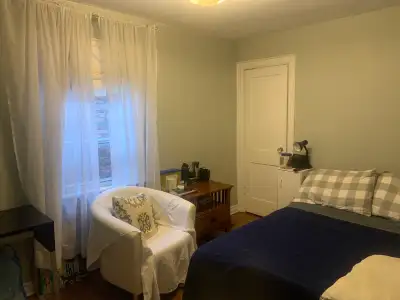 This Yonge Davisville room is furnished , perfect for a student or young professional seeking a conv...