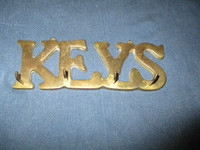 VINTAGE BRASS KEY WALL HANGER-UNIQUE & COLLECTIBLE!