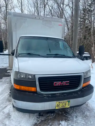 2017 GMC cube truck New safety tires are year old
