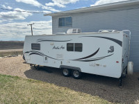 Arctic Fox by Northwood 27’ with bunks