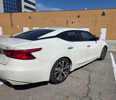 I am selling a 2016 Nissan maxima with 159000 km on the dashboard. But when I checked the used car p...