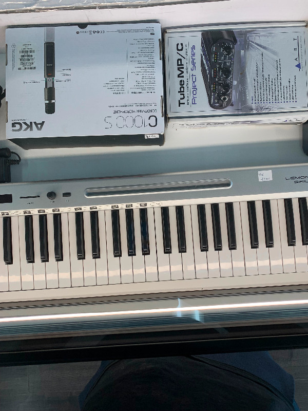 Musical Equipment For Sale in Pianos & Keyboards in Leamington - Image 2