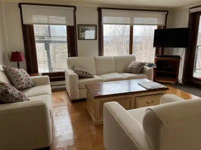 St Sauveur - Spacieux Condo 4 1/2 meublé à louer court terme