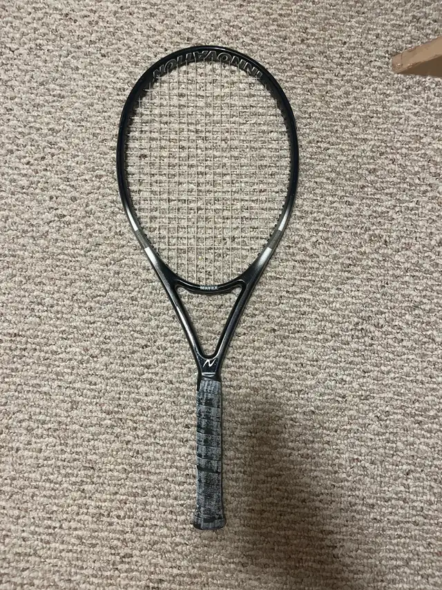 WaveX Hyper Titan 200 Tennis racquet in Tennis & Racquet in Belleville - Image 2
