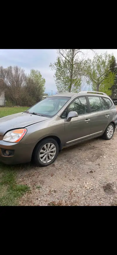 FOR SALE: 2012 Kia Rondo – $2,000 OBO Reliable and fuel-efficient 2012 Kia Rondo for sale. Great on...