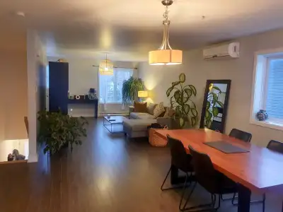 ✅Cession de bail✅Disponible entre le 1er mars et le 1er avril 2026, 1645$/mois, situé au 3e étage d’...