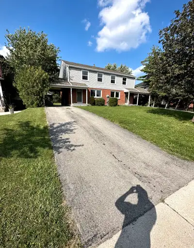 AMAZING 3 BEDROOM HOME IN STONEY CREEK
