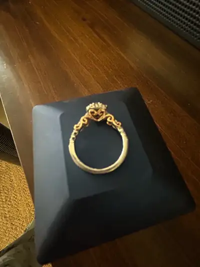 Gorgeous engagement ring, View more