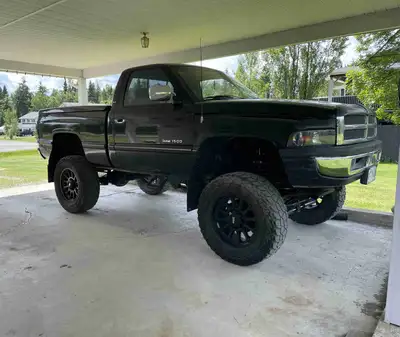 1995 Ram 1500 4x4 5.9 Cummins 5 speed manual. Truck originally a gas auto @275k. Engine came from a...