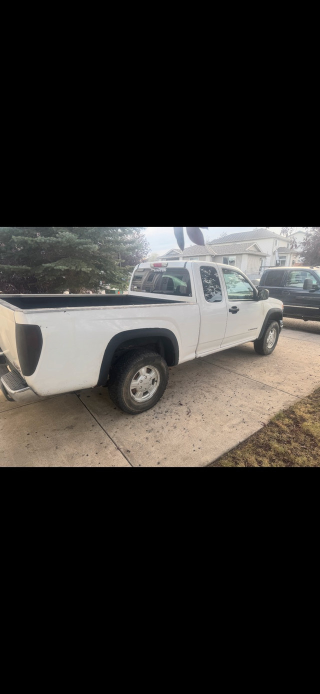 2005 GMC Canyon 4x4 ext cab  in Cars & Trucks in Calgary - Image 2