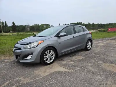 Hyundai Elantra GT GLS 2014 – 171  000 km – 6 250 $ (négociable) Voiture fiable et bien entretenue....