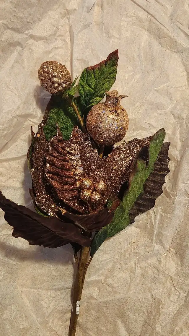 Christmas decoration in Holiday, Event & Seasonal in Ottawa - Image 3